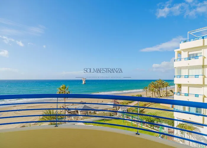 Front View By Sol Maestranza شقة ماربيا