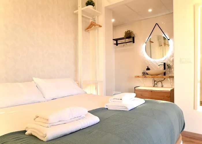 Front View By Sol Maestranza *