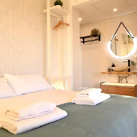 Front View By Sol Maestranza *