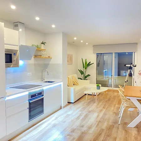 Front View By Sol Maestranza *