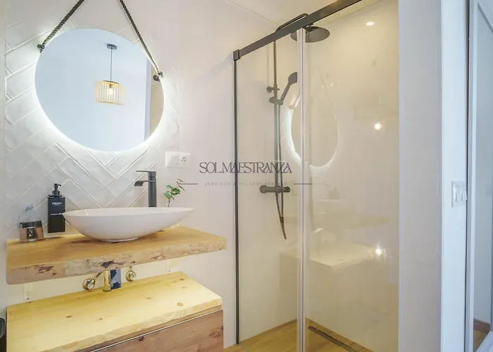 Front View By Sol Maestranza *