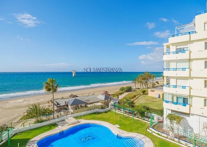 Front View By Sol Maestranza *